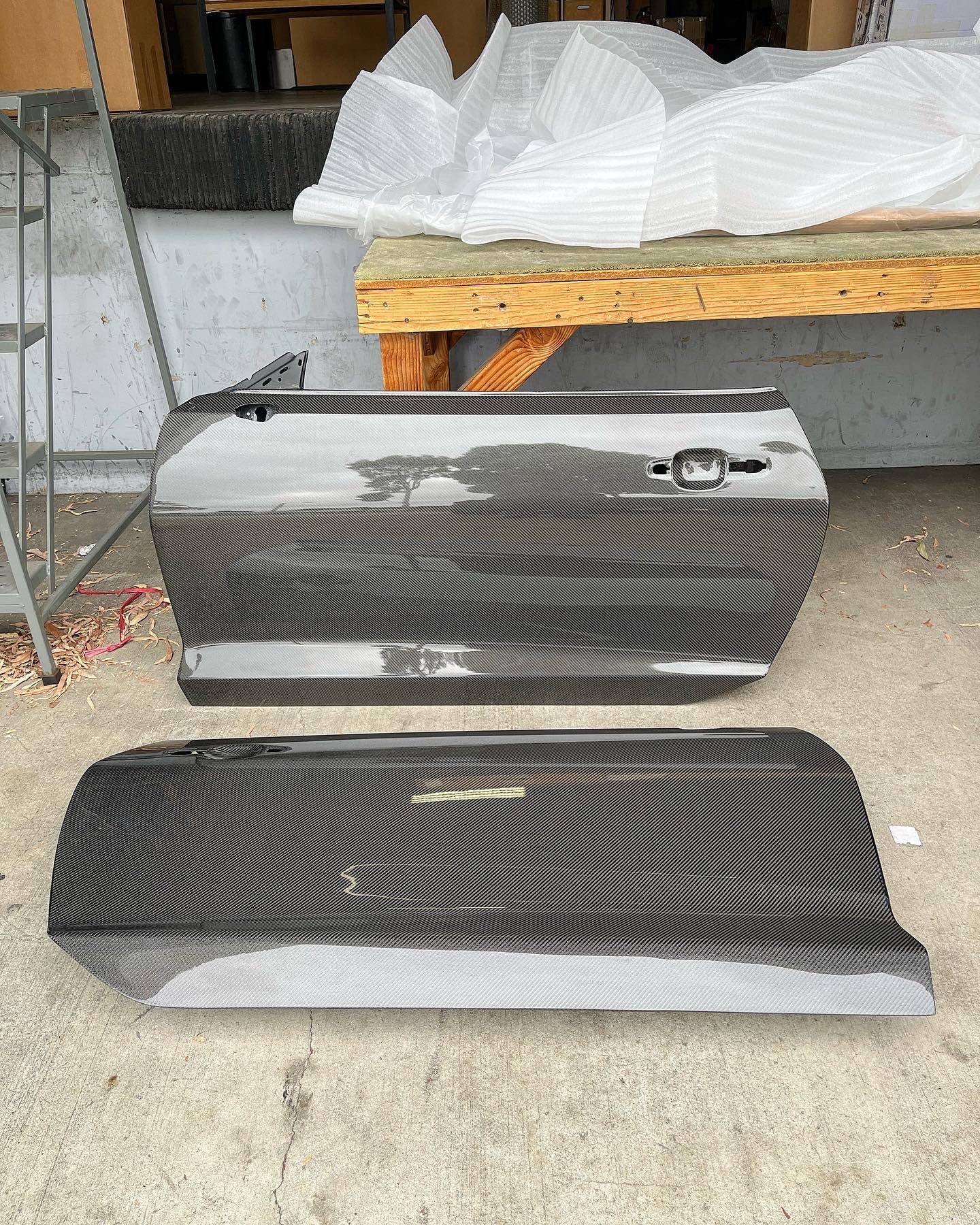Anderson Composites 2016 - 2024 CAMARO CARBON FIBER DOORS (PAIR)