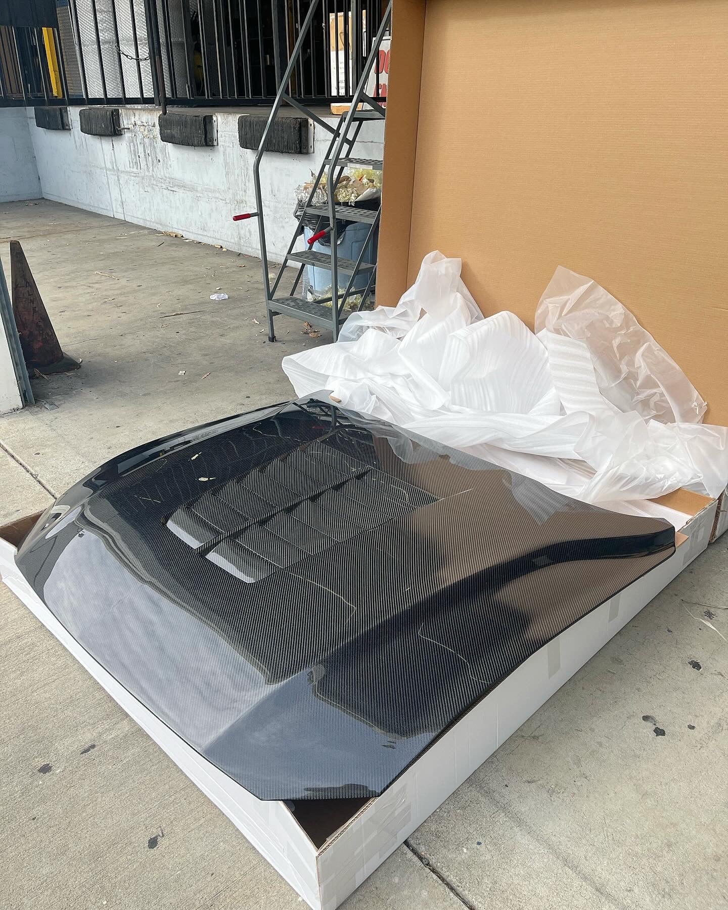 Anderson Composites 2018-2023 FORD MUSTANG DOUBLE SIDED TYPE-GT5 CARBON FIBER HOOD