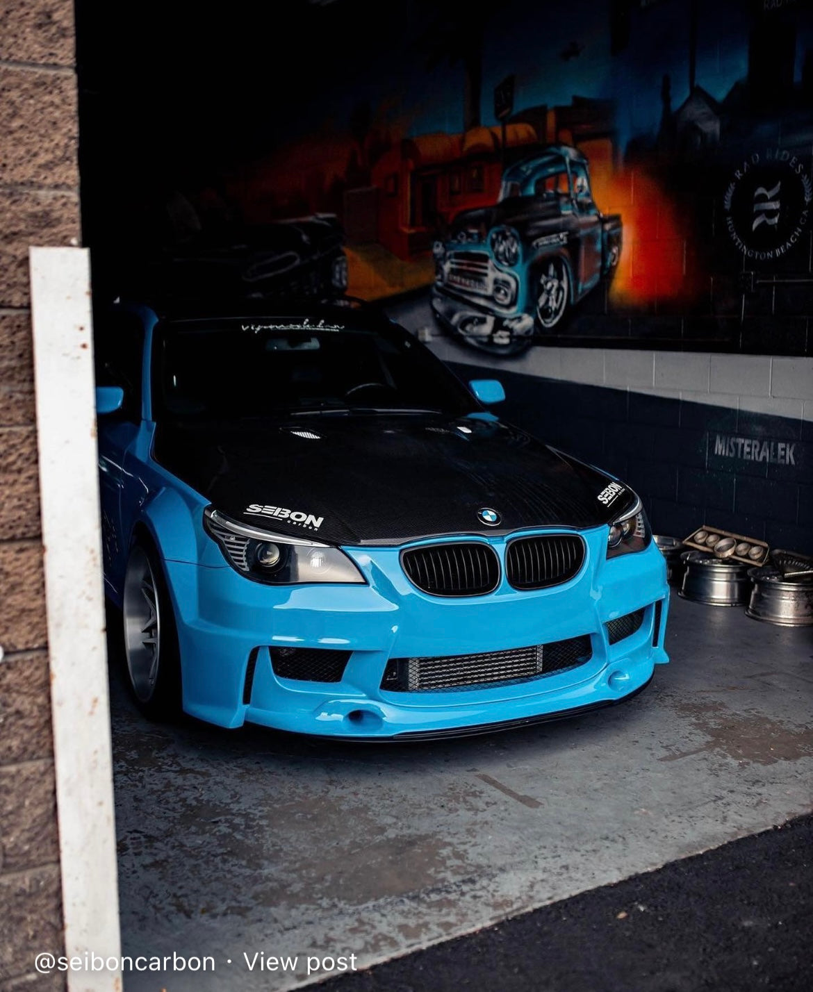 Seibon Carbon 2004-2010 BMW E60 5 SERIES / M5 BM-STYLE CARBON FIBER HOOD