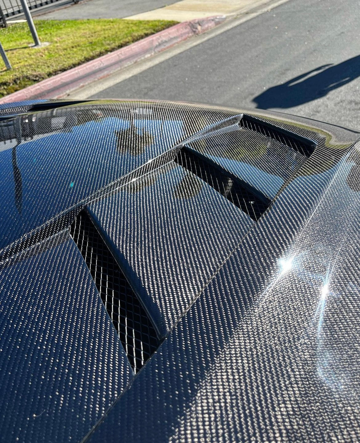 2018-2023 FORD MUSTANG TYPE-SA DOUBLE SIDED CARBON FIBER HEAT EXTRACTOR HOOD
