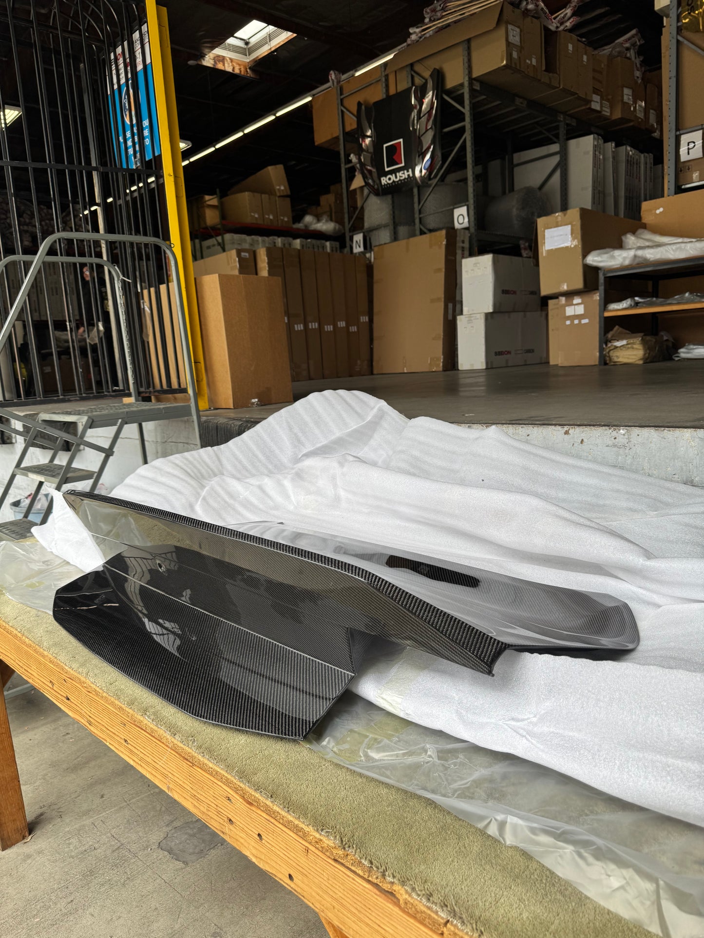 Anderson Composites 2024 MUSTANG DOUBLE-SIDED CARBON FIBER 1-PIECE TYPE-SA DECKLID WITH INTEGRATED SPOILER
