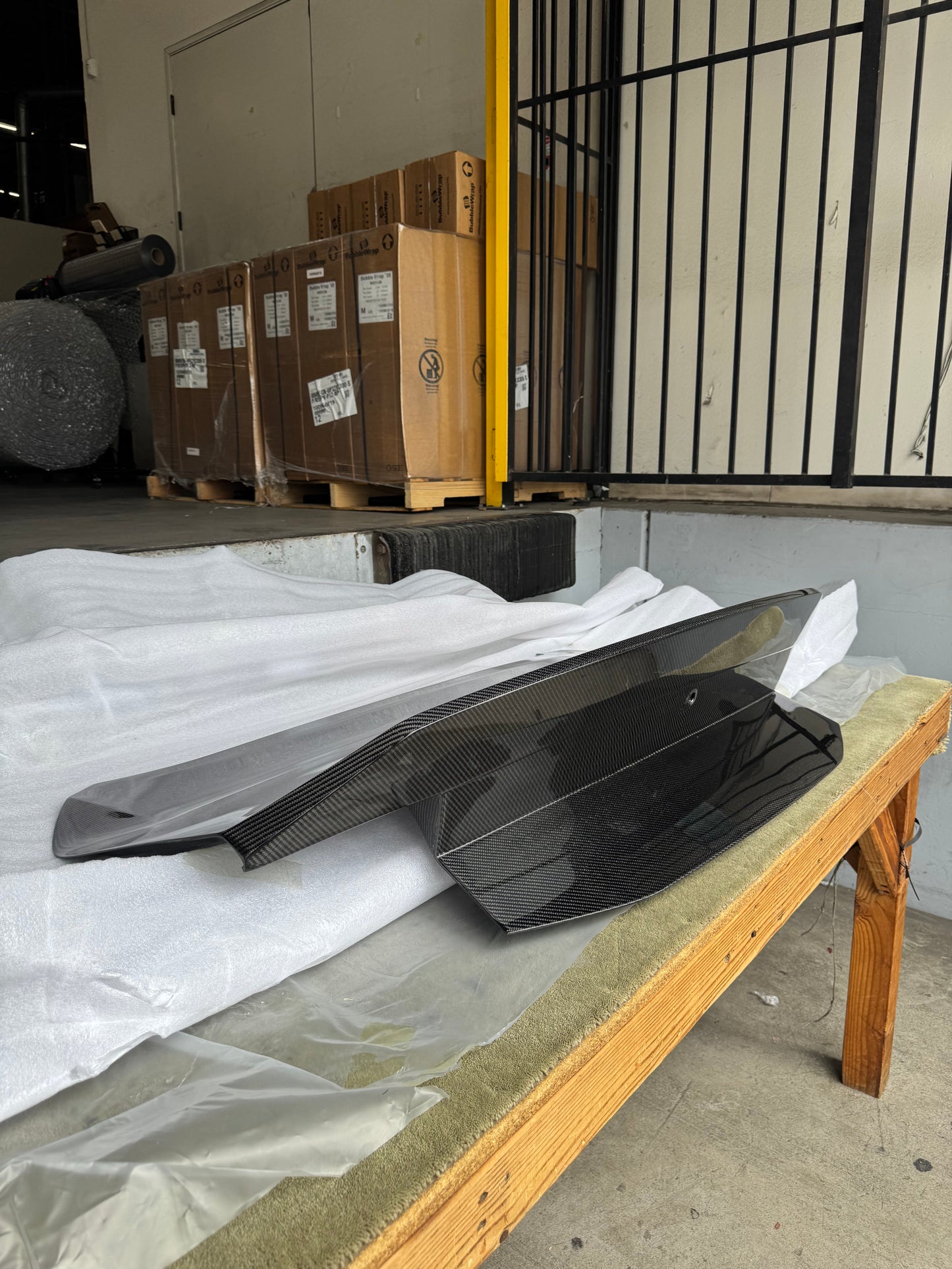 Anderson Composites 2024 MUSTANG DOUBLE-SIDED CARBON FIBER 1-PIECE TYPE-SA DECKLID WITH INTEGRATED SPOILER