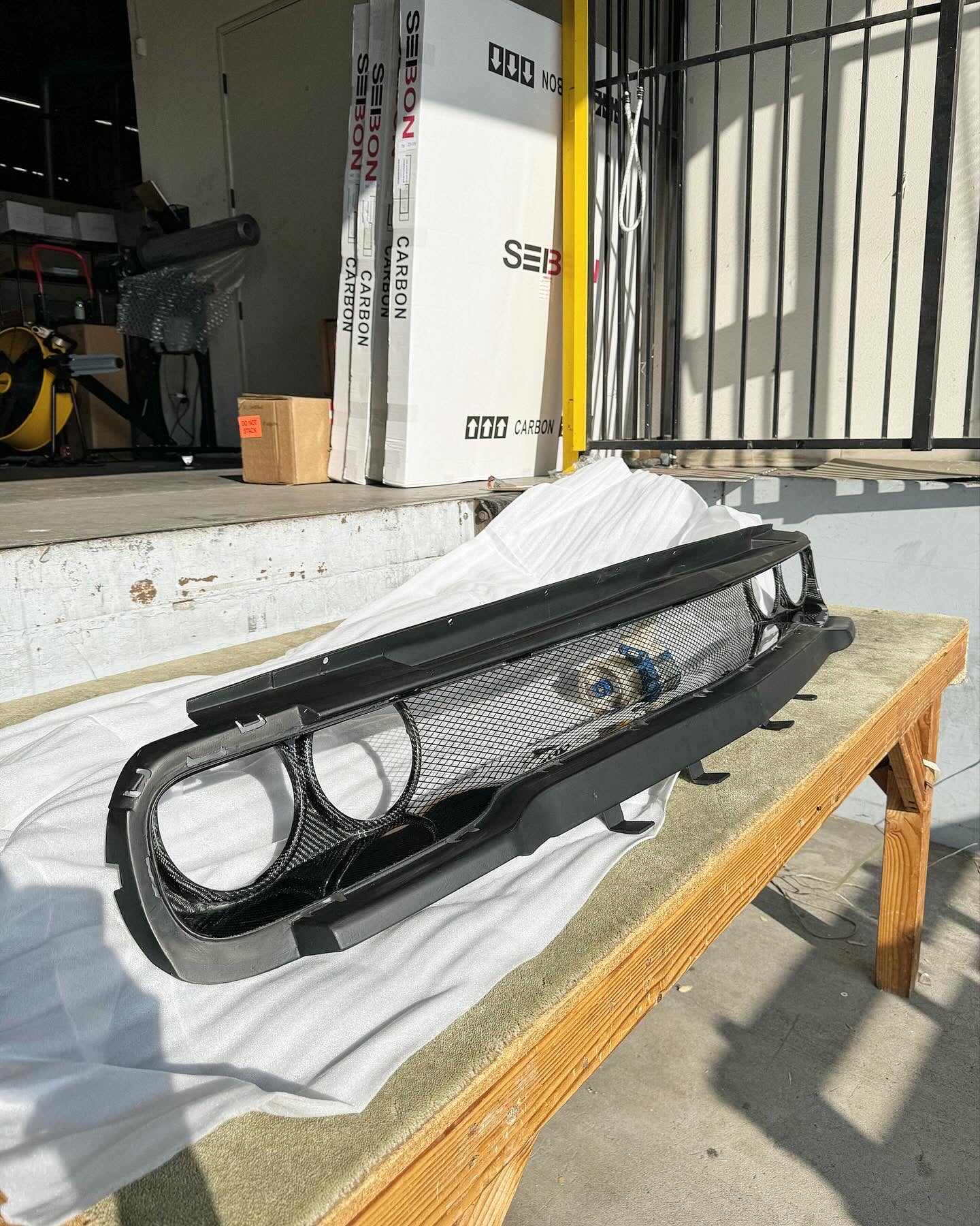 Anderson Composites 2015 - 2024 DODGE CHALLENGER HELLCAT/DEMON/REDEYE CARBON FIBER FRONT GRILLE