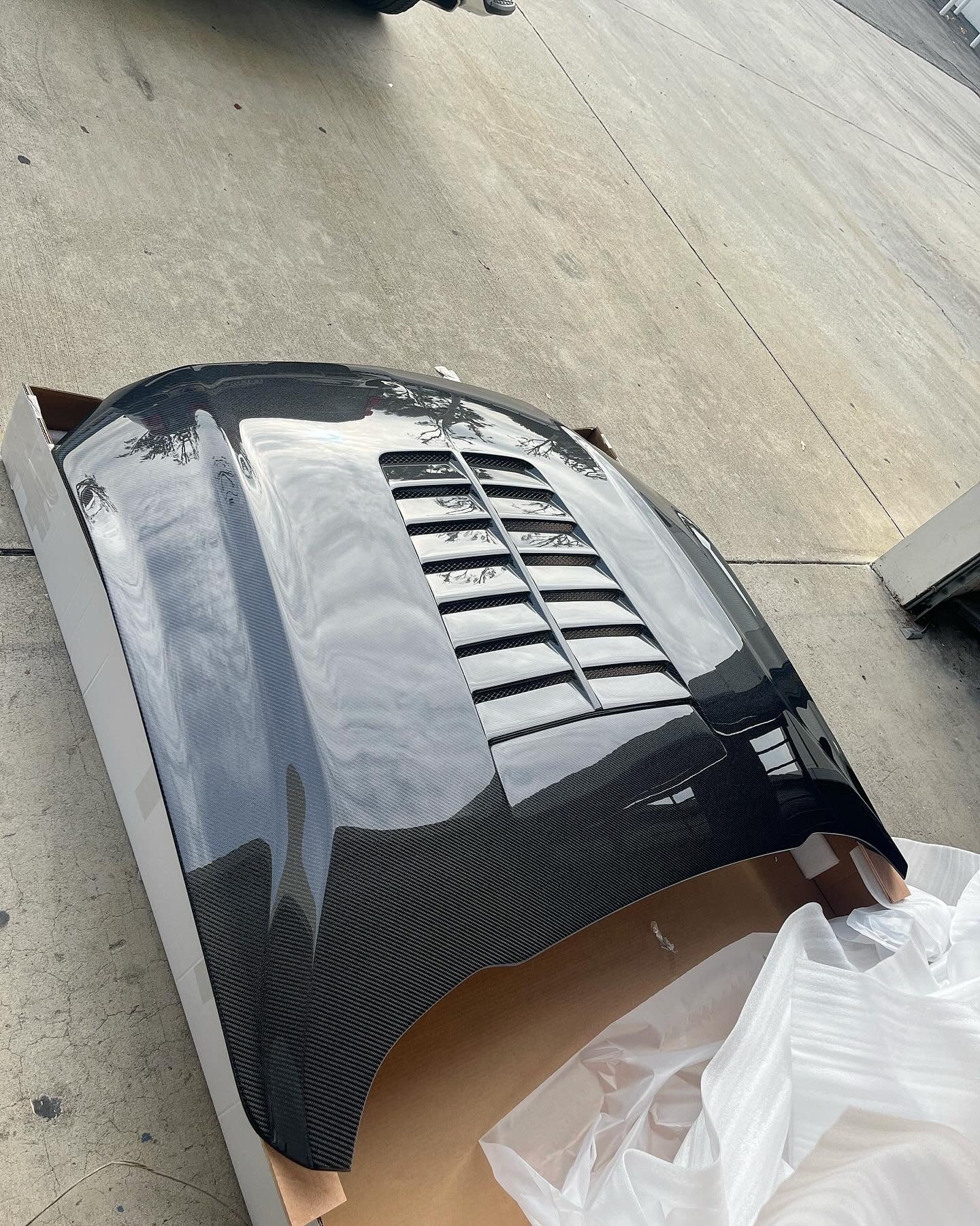 Anderson Composites 2018-2023 FORD MUSTANG DOUBLE SIDED TYPE-GT5 CARBON FIBER HOOD