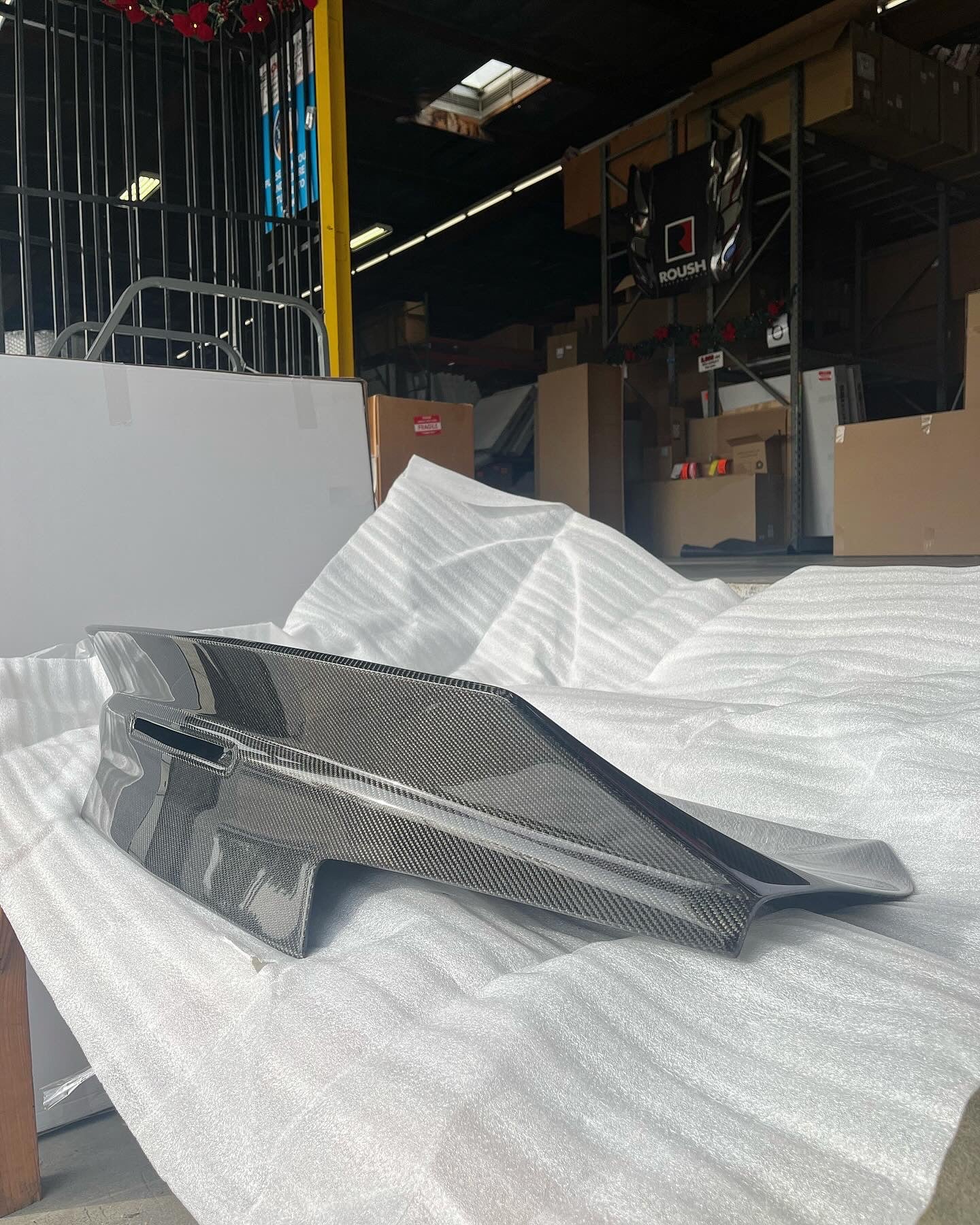 Anderson Composites 2016 - 2024 CAMARO CARBON FIBER DOUBLE SIDED DECKLID WITH INTEGRATED SPOILER