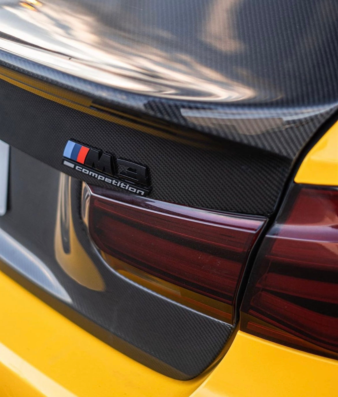 Seibon Carbon 2012-2018 BMW F30 3 SERIES / F80 M3 SEDAN (SHAVED) CSL-STYLE CARBON FIBER TRUNK LID