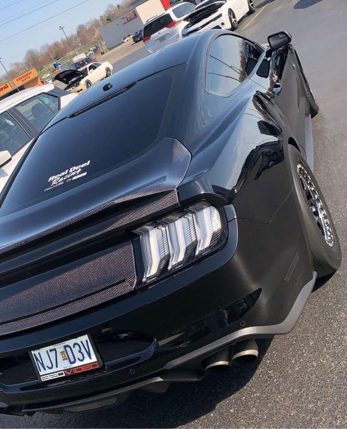 2015-2023 MUSTANG DOUBLE SIDED CARBON FIBER TYPE-ST DECKLID WITH INTEGRATED SPOILER