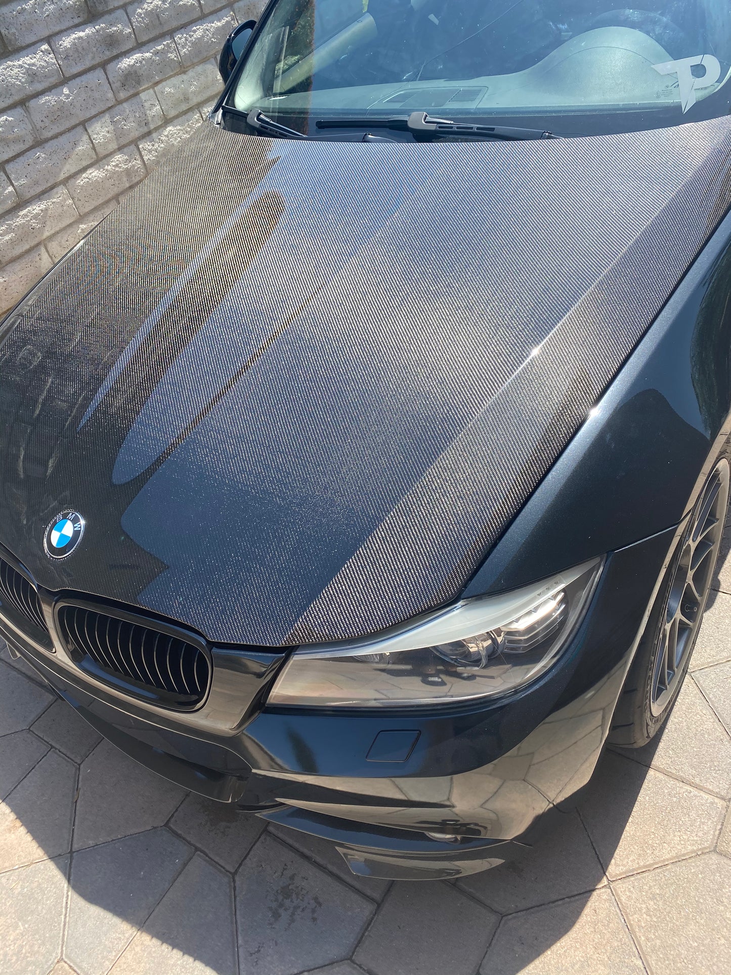 SEIBON CARBON 2009-2011 BMW E90 3 SERIES SEDAN OEM-STYLE CARBON FIBER HOOD