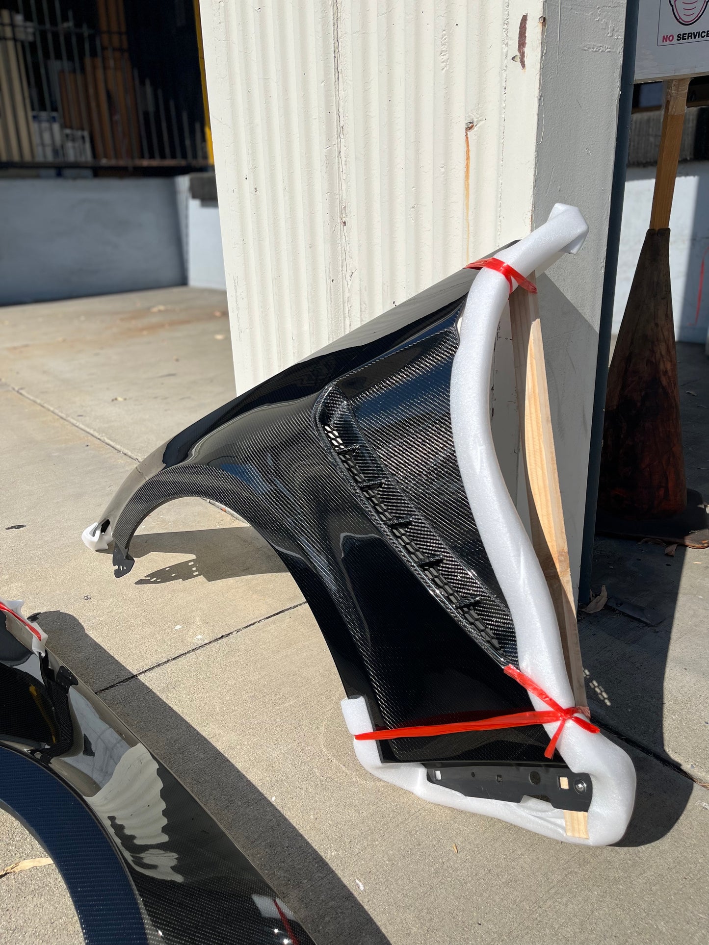 Anderson Composites 2018-2023 FORD MUSTANG GT350 STYLE CARBON FIBER FENDERS (PAIR)